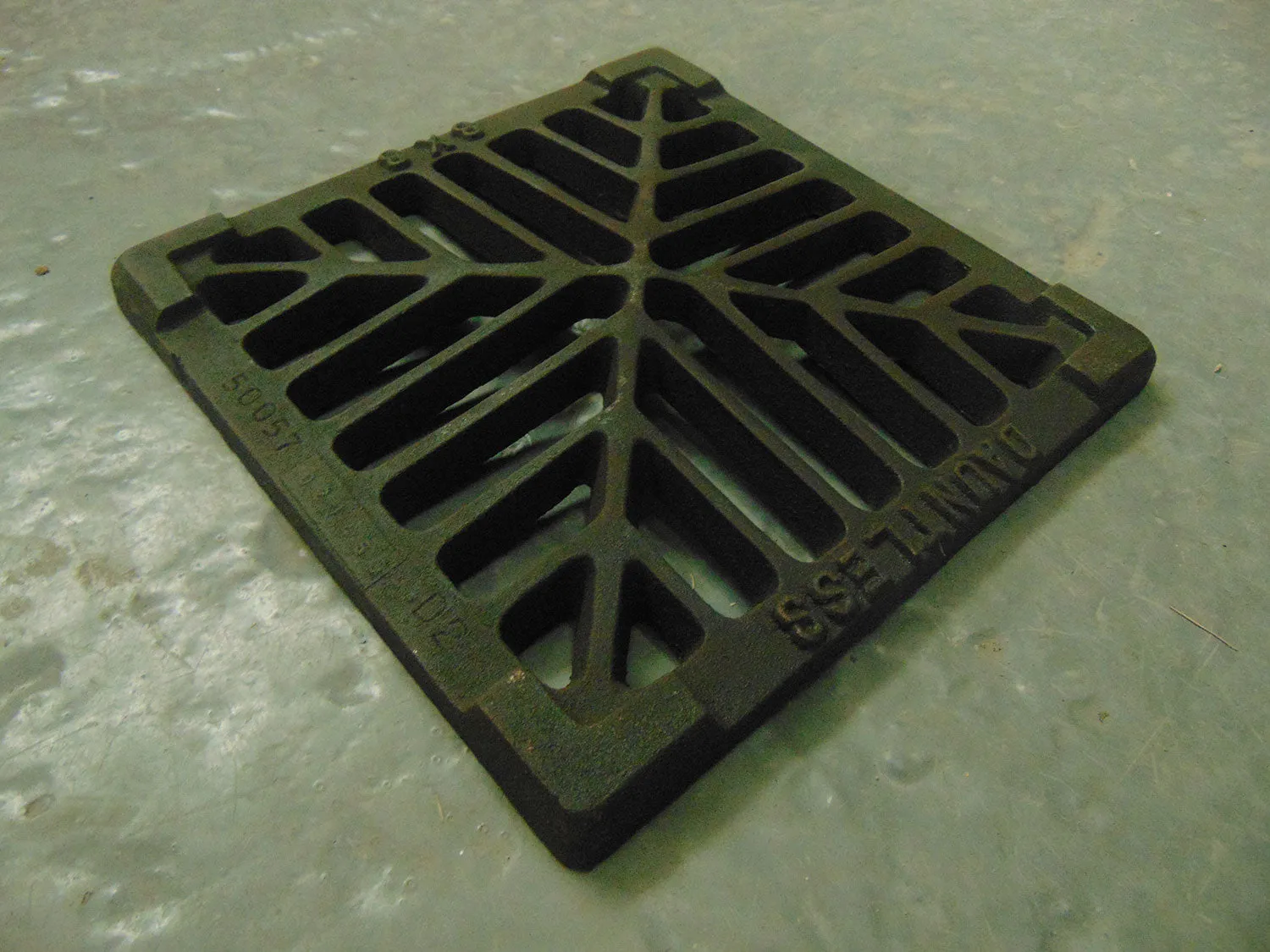 Cast Iron Gully Grate Square 12"